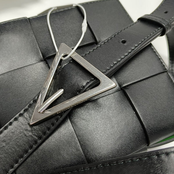 Cassette Medium Calfskin Black