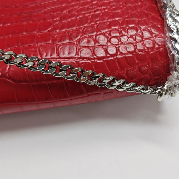 Authenticated pre-owned CASSANDRA Calfskin Red - Shoulder Bag at Looply