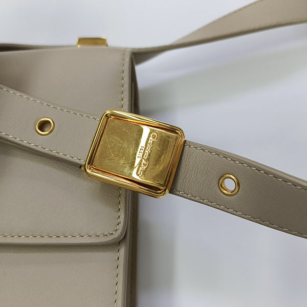 30 Montaigne Small Calfskin Beige