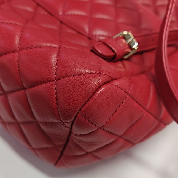 URBAN SPIRIT Small Quilted Lambskin Red