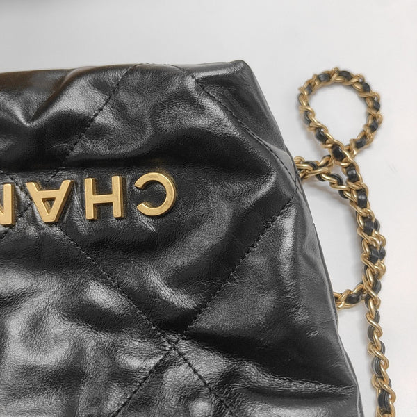 CHANEL 22 Mini Quilted Calfskin Black