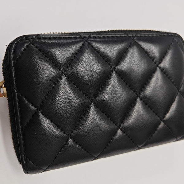 CHANEL 19 Small Quilted Lambskin Black Wallet