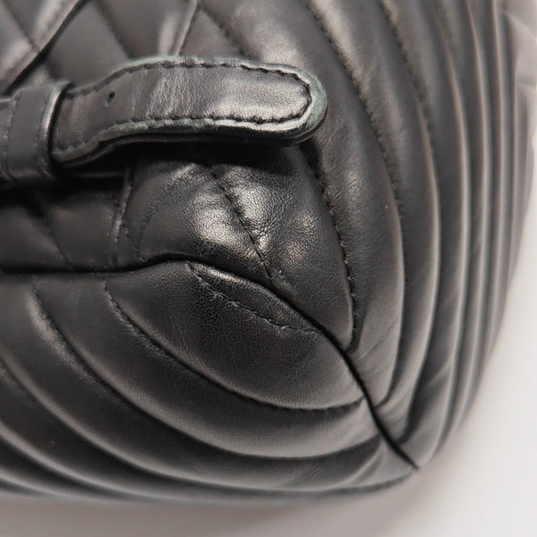 URBAN SPIRIT Small Chevron Calfskin Black
