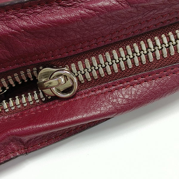 Authenticated pre-owned Papier Calfskin Burgundy - Clutch at Looply