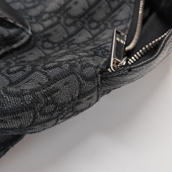 Rider Oblique Canvas Black
