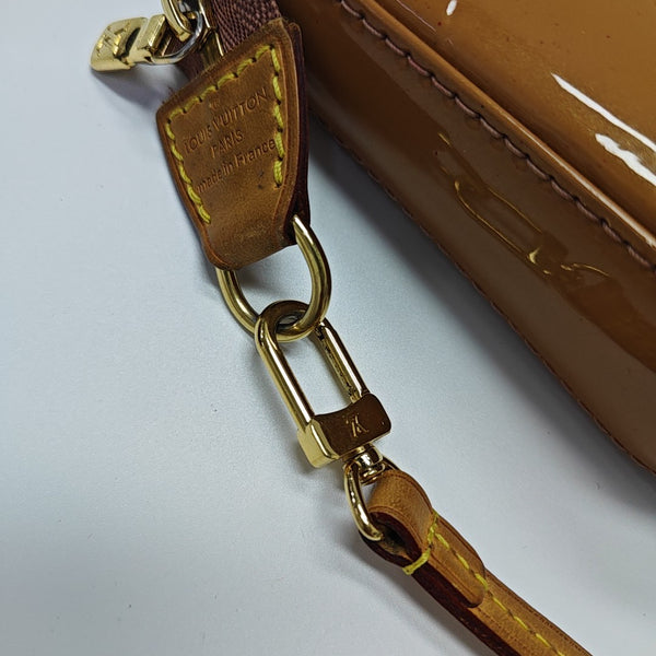 ACCESSOIRES GM Patent Leather Brown