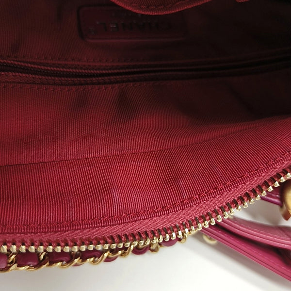 GABRIELLE Small Chevron, Quilted Calfskin Red