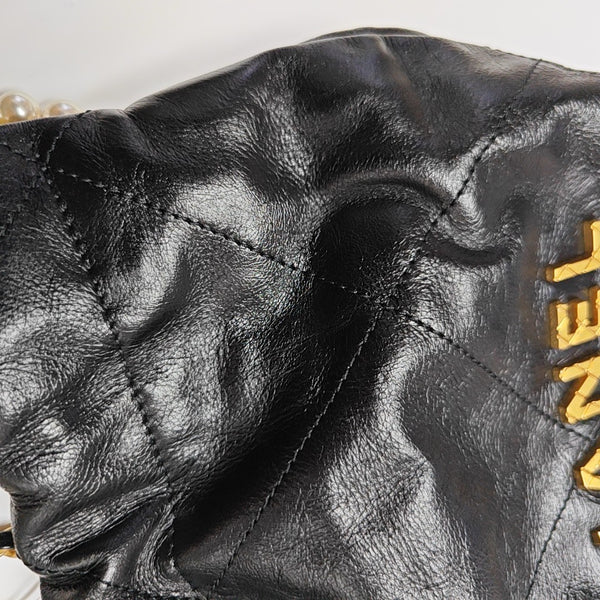 CHANEL 22 Mini Quilted Calfskin Black