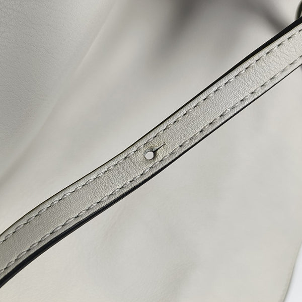 Flamenco Medium Calfskin White
