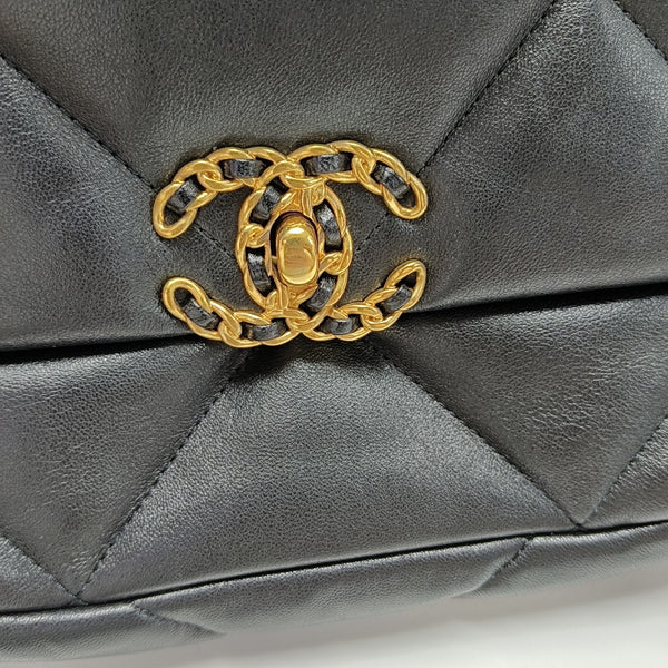 CHANEL 19 Small Quilted Lambskin Black