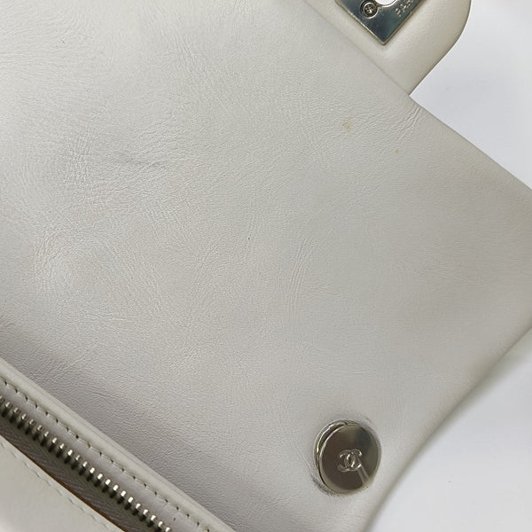 CLASSIC FLAP Mini Quilted Calfskin White