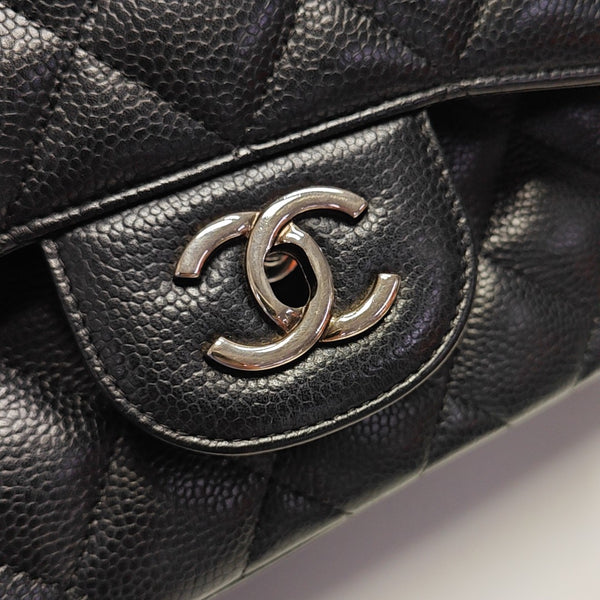 CLASSIC FLAP Jumbo Quilted Grained Calfskin Black