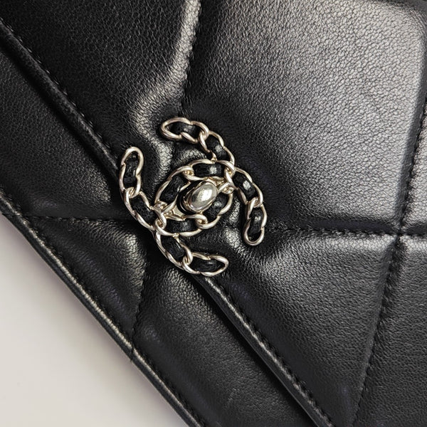 CHANEL 19 Quilted Lambskin Black