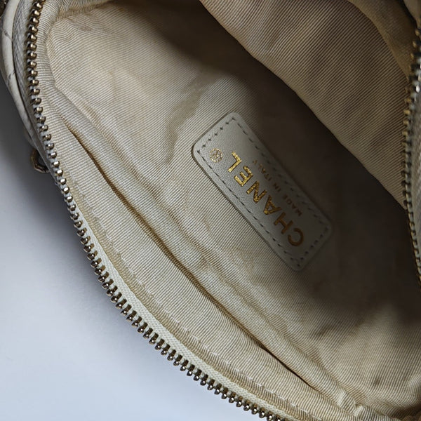CAMERA CASE Quilted Grained Calfskin White