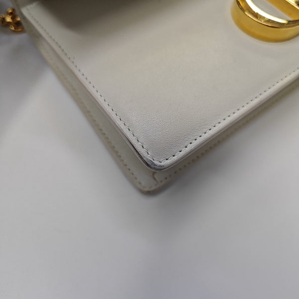 30 Montaigne East-West Mini Calfskin White