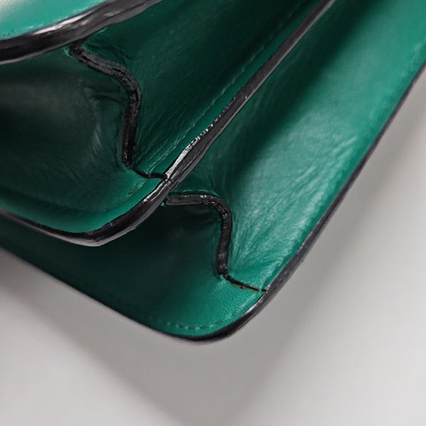 SERPENTI FOREVER Medium Calfskin Green