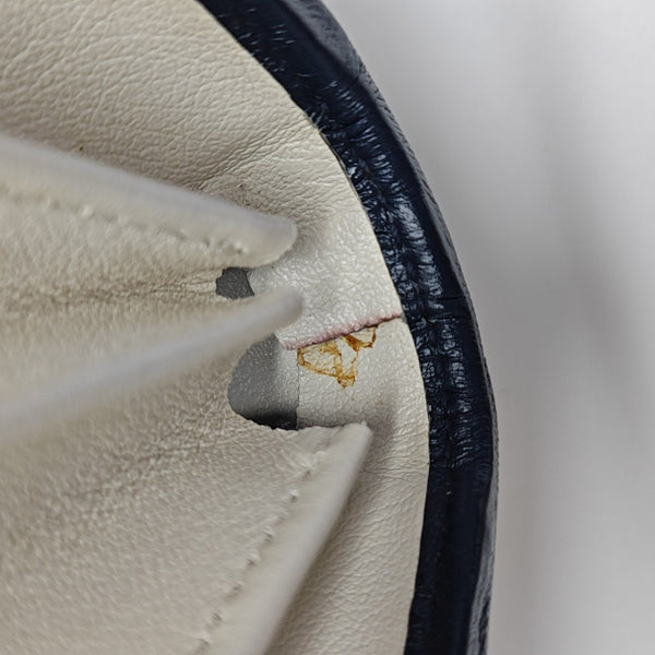 Authenticated pre-owned GG Marmont Mini Quilted Calfskin White - Crossbody Bag at Looply