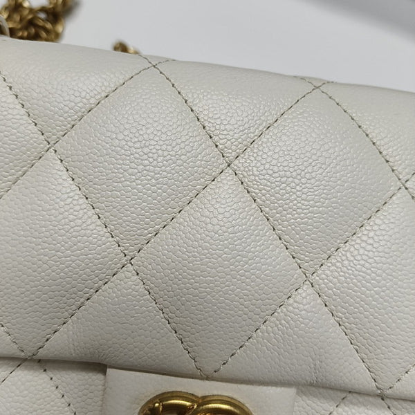 CLASSIC FLAP Small Quilted Grained Calfskin White