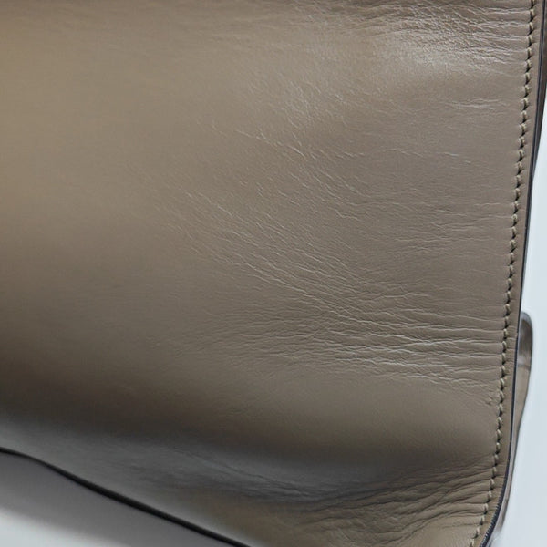 Nymphaea Medium Calfskin Brown