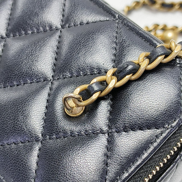 VANITY CASE Small Quilted Lambskin Black