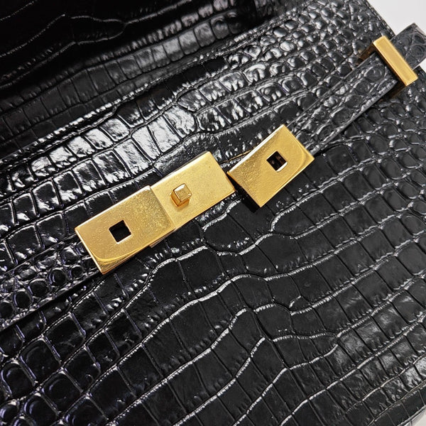 MANHATTAN Small Calfskin Black