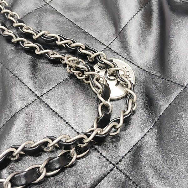CHANEL 22 Small Quilted Calfskin Black
