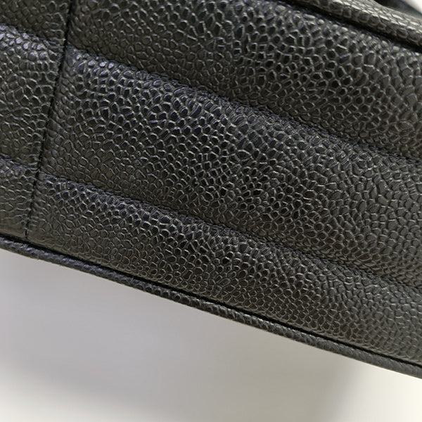 VINTAGE FRONT POCKET CAMERA BAG Quilted Grained Calfskin Black