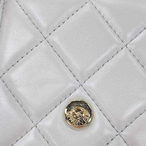 CLASSIC FLAP Quilted Lambskin Gray