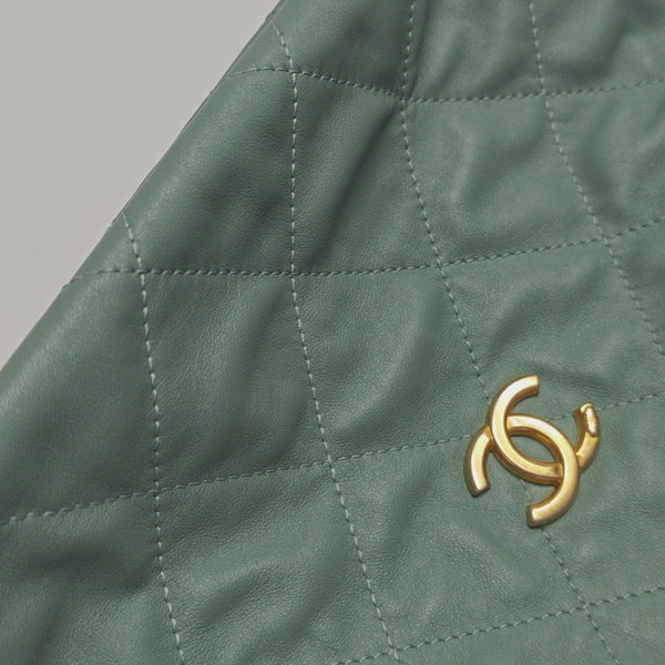 Quilted Calfskin Shoulder Bag Green
