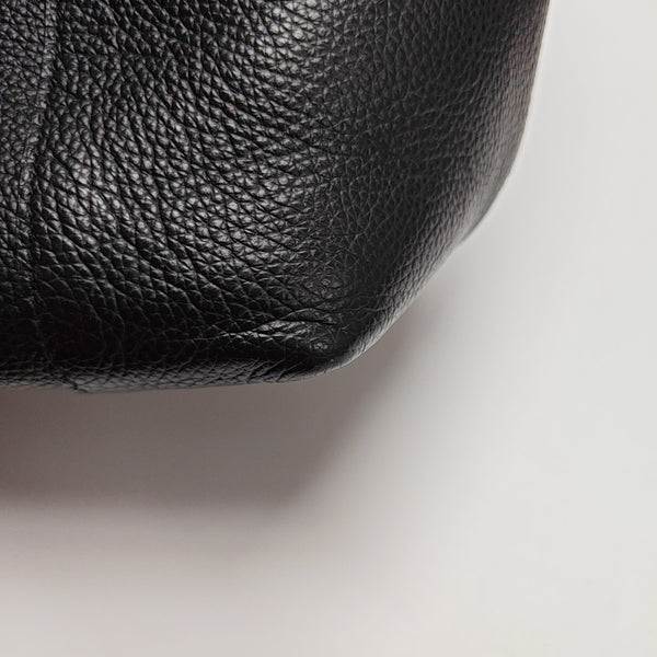 Hourglass M Calfskin Black