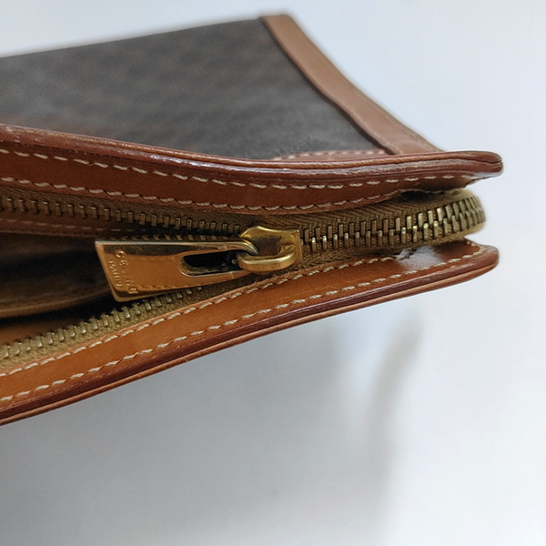 Authenticated pre-owned MACADAM CLUTCHES Coated Canvas Brown - Clutch at Looply