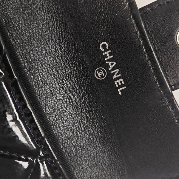 CLASSIC FLAP Quilted Patent Leather Black Card Holder