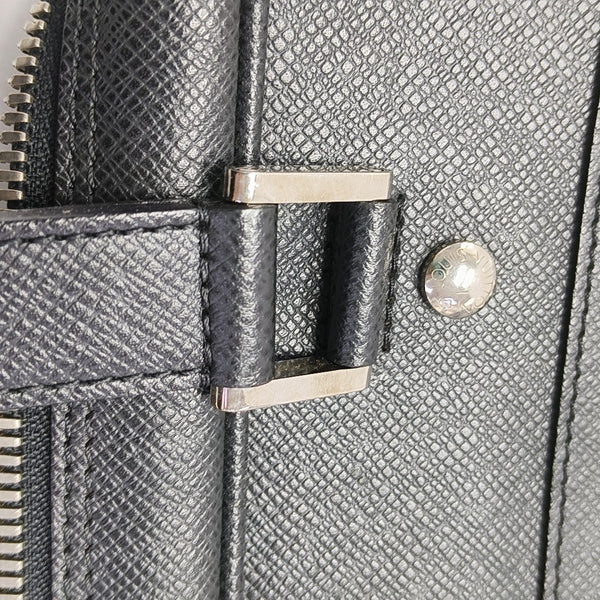 IGOR Calfskin Black