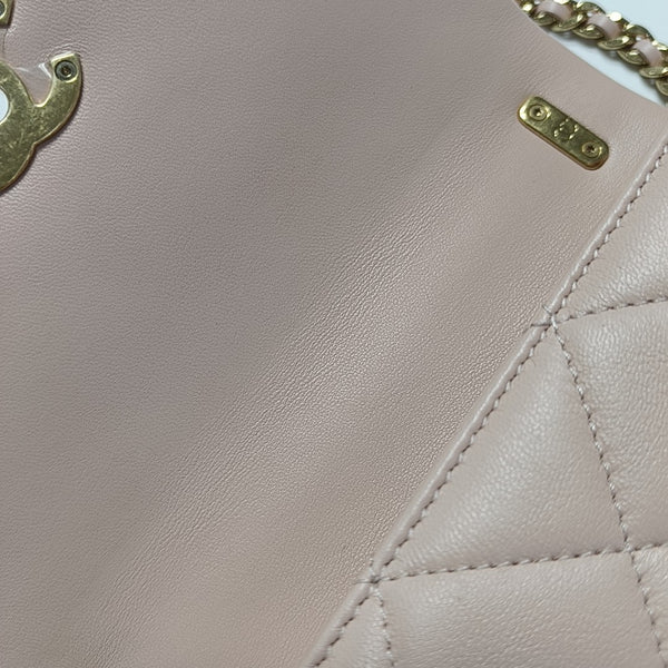 Quilted Lambskin Shoulder Bag Pink