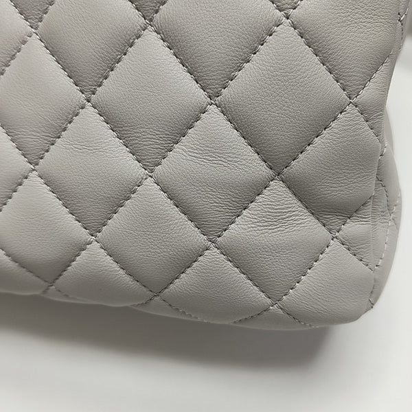 CLASSIC CC SHOPPING TOTE Large Quilted Calfskin Gray