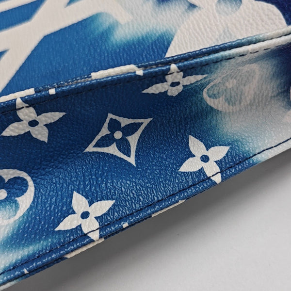 TOILET POCKET 26 Monogram Coated Canvas Blue