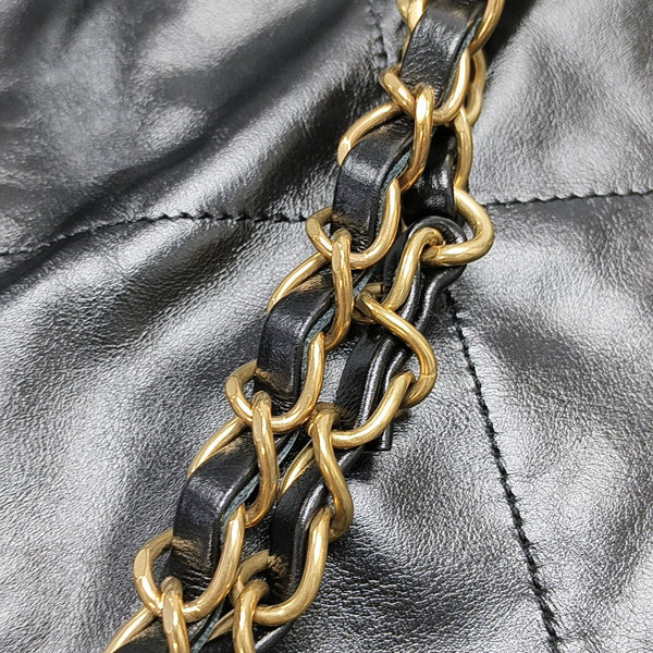 CHANEL 22 Small Quilted Calfskin Black