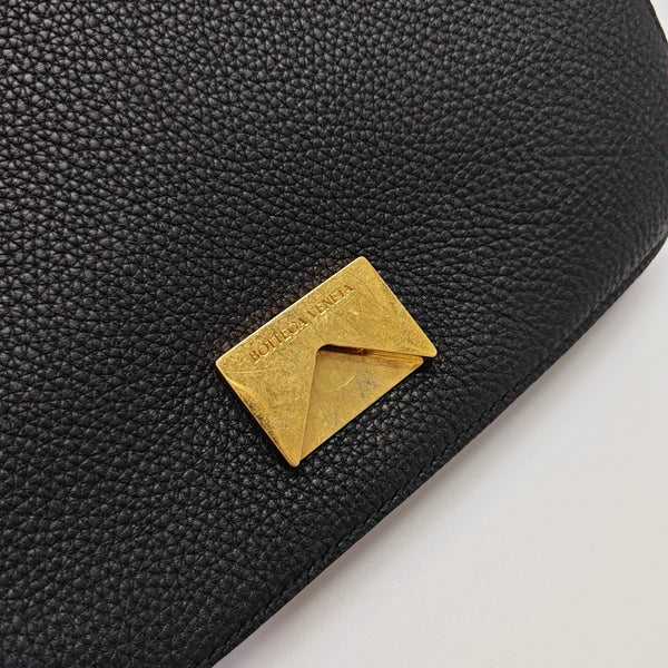 Mount Calfskin Black