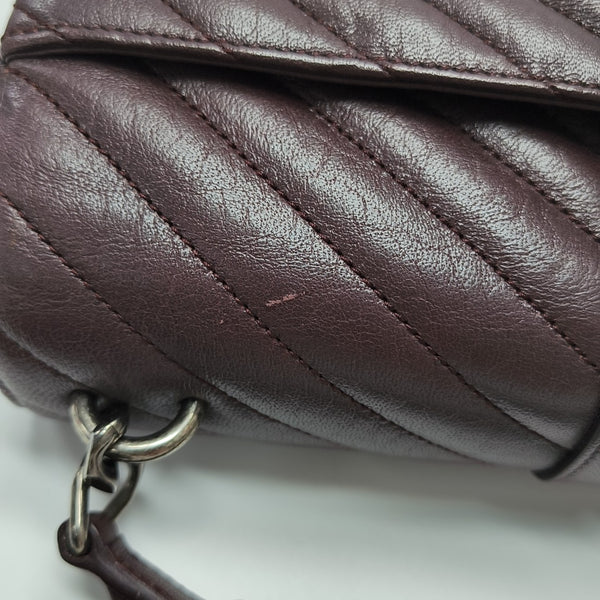 COLLEGE Medium Chevron Lambskin Red