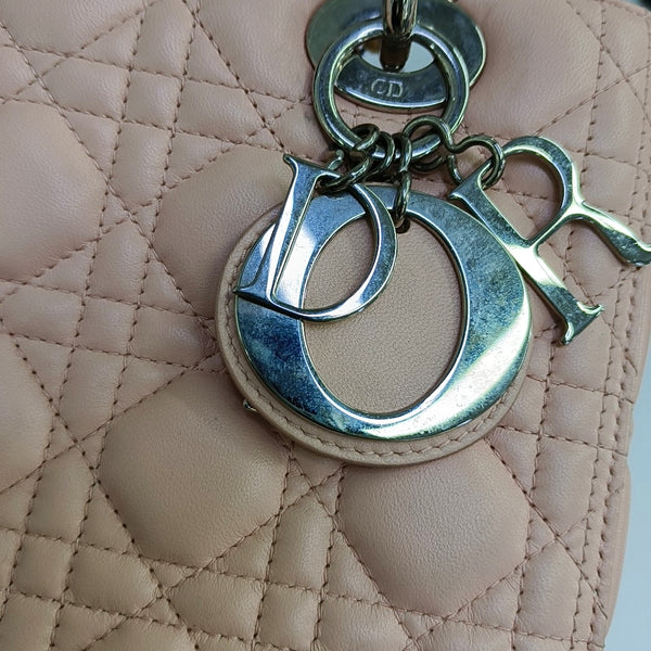 Lady Dior Mediana Piel de Cordero Rosa