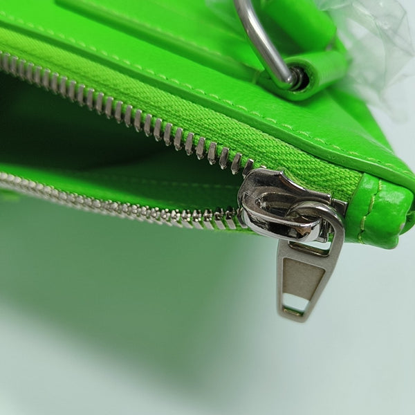 Authenticated pre-owned Hourglass Calfskin Green - Crossbody Bag at Looply