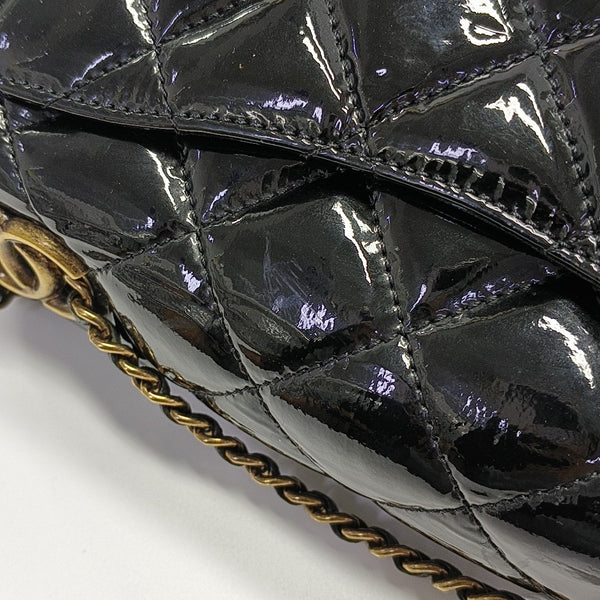 CLASSIC FLAP Quilted Patent Leather Black