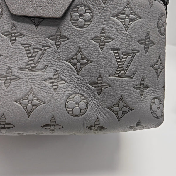 DISCOVERY Monogram Calfskin Gray