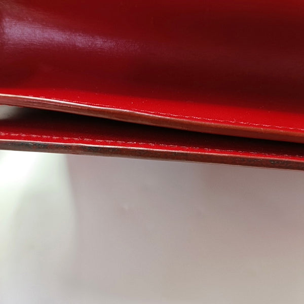 Authenticated pre-owned CLASSIC BOX Medium Calfskin Red - Shoulder Bag at Looply