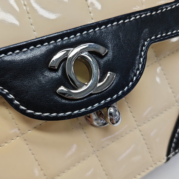 CHOCOLATE BAR Quilted Patent Leather Beige