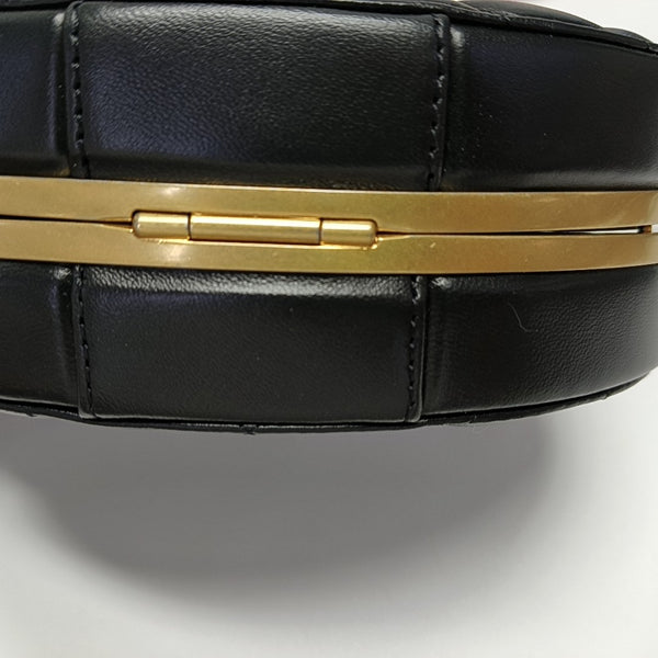 ROUND Quilted Lambskin Black