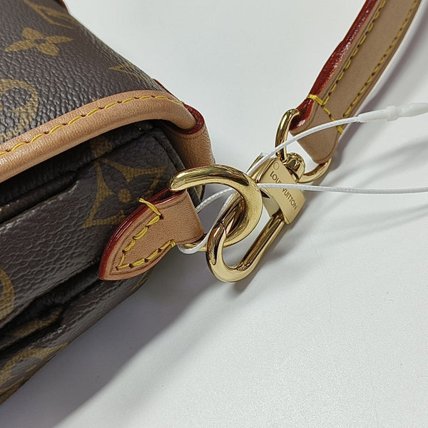 SAUMUR BB Monogram Coated Canvas Brown