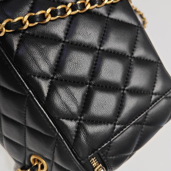 VANITY CASE Small Quilted Lambskin Black