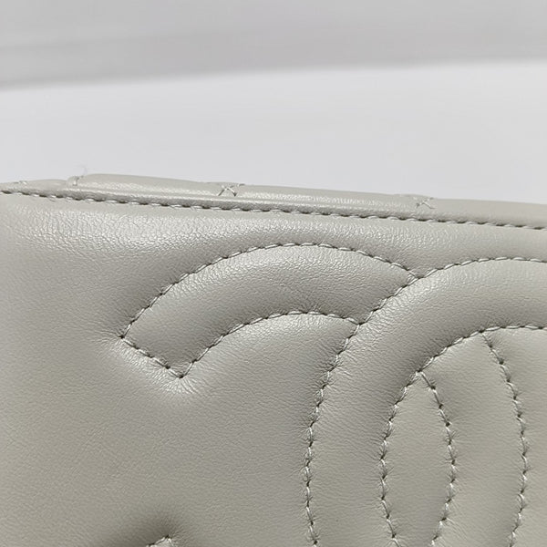 Authenticated pre-owned VANITY CASE Small Quilted Lambskin Gray - Shoulder Bag at Looply