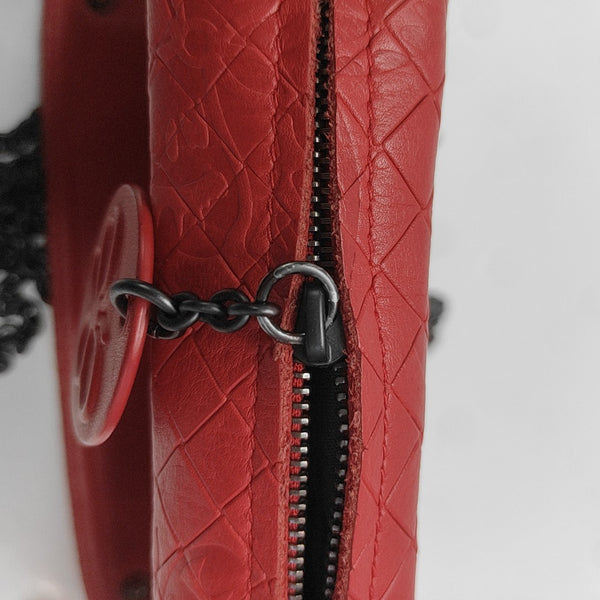Authenticated pre-owned Messenger Calfskin Red - Shoulder Bag at Looply